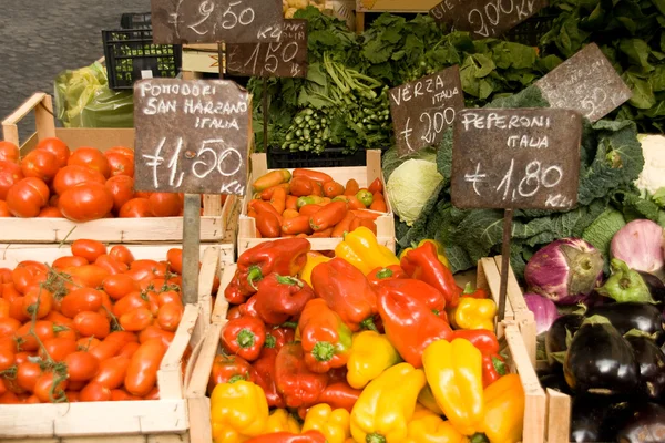 Roma'da campo dei fiori, taze sebze