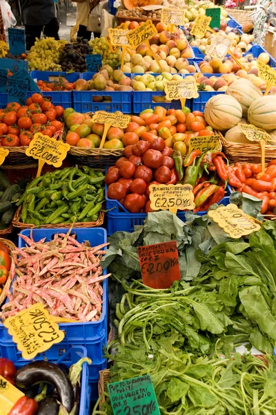 Roma'da campo dei fiori, sebze