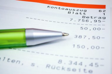 Alman banka ekstresi ile yeşil topu kalem