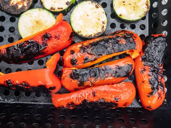 Vista Pimientos Verduras Parrilla Asados Barbacoa Como Parte Una Comida — Foto de Stock