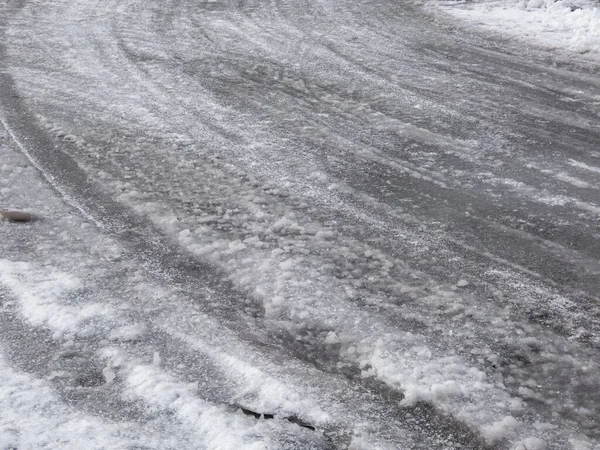 Extreem Gladde Weg Bedekt Met Bevroren Ijs Sneeuw Stad Winter — Stockfoto