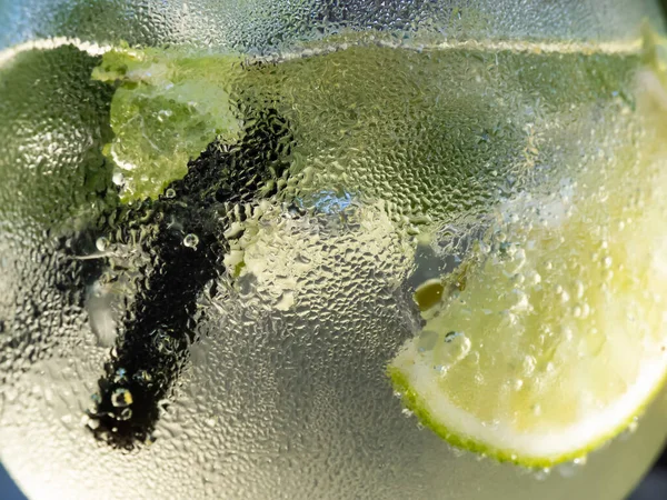 Macro Shot Coctail Mojito Green Mint Leaves White Rum Lime — Foto Stock