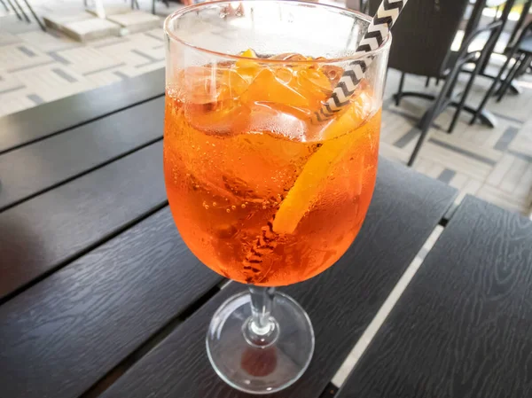 Cocktail Aperol Spritz Prosecco Aperol Σόδα Φέτες Πορτοκάλι Και Παγάκια — Φωτογραφία Αρχείου