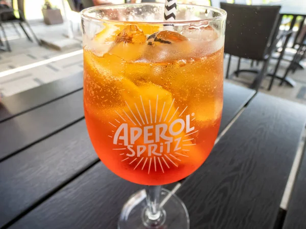 Cocktail Aperol Spritz Prosecco Aperol Soda Orange Slices Ice Cubes — Fotografia de Stock