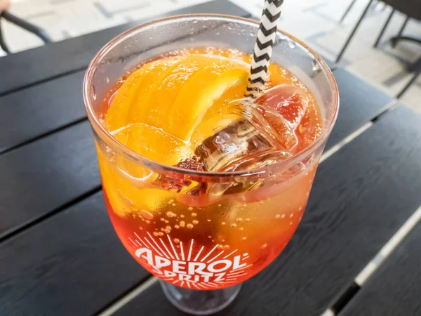 Cocktail Aperol Spritz Prosecco Aperol Σόδα Φέτες Πορτοκάλι Και Παγάκια — Φωτογραφία Αρχείου