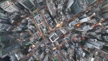 Hong Kong şehrinin merkez bölgesindeki hava görüntüsü.