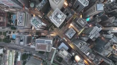 Hong Kong şehrinin merkez bölgesindeki hava görüntüsü.