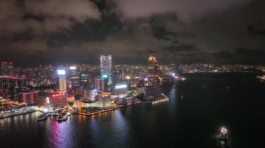 Hong Kong şehrinin merkez bölgesindeki hava görüntüsü.