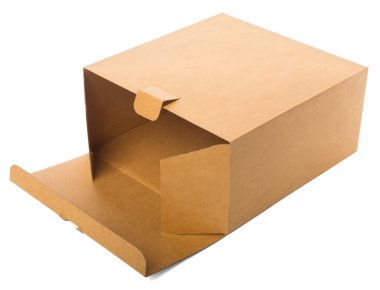 Beyaz arkaplanda izole edilmiş karton kutuyu aç.