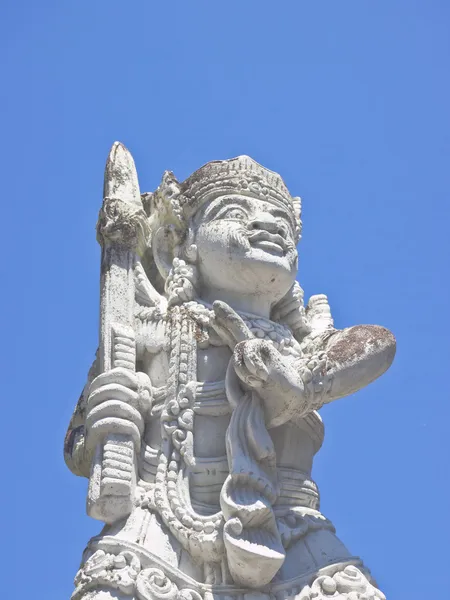 Metade do retrato corporal da estátua de Deva balinesa em Bali, indonésia — Fotografia de Stock
