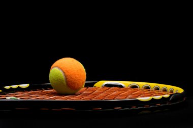 Tenis topu tenis raketi ile çocuklar için