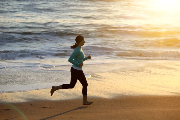 Mujer corriendo —  Fotos de Stock