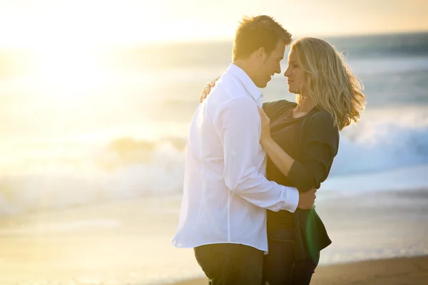 Casal de praia — Fotografia de Stock