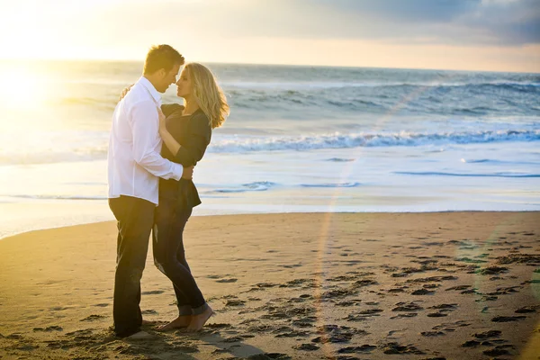 Couple beach — Stock Photo, Image