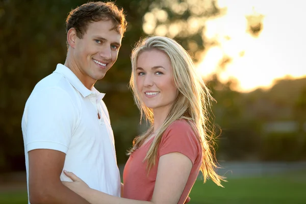 Pareja joven —  Fotos de Stock