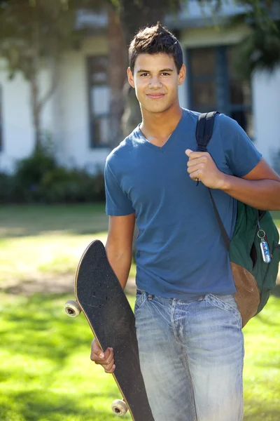 Estudiante en la escuela — Foto de Stock