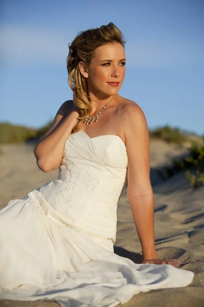 Beautiful bride — Stock Photo, Image