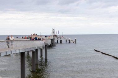 Yararlılık Adası 'ndaki yeni ve harika Koserow iskelesi.