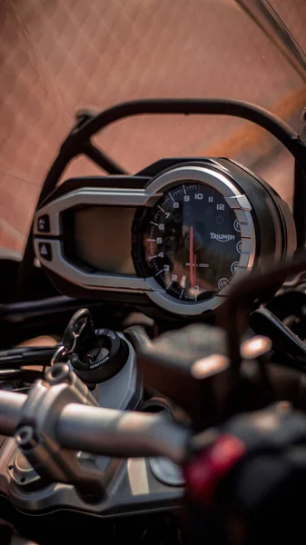 Triumph Xc1200 Przygodowe Motocykl — Zdjęcie stockowe