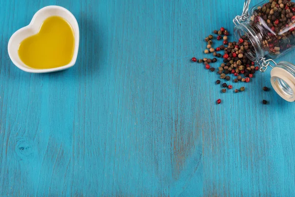 Blue Wooden Background Lying Pot Peppercorns Various Colors Small Bowl — Fotografia de Stock