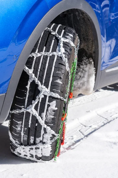 Car Wheel Chains Snow — ストック写真
