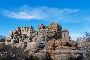 Doğal alan El Torcal de Antequera, hava tarafından şekillendirilmiş karstik taş manzarası..