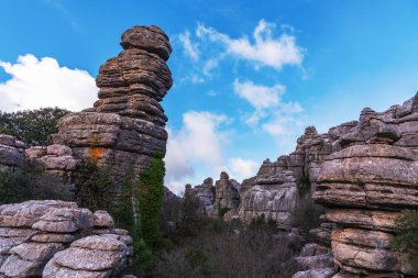 Doğal alan El Torcal de Antequera, hava tarafından şekillendirilmiş karstik taş manzarası..