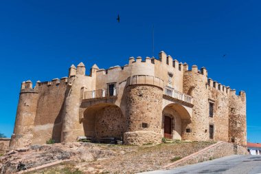 Castillo de Valencia del Ventoso, Tapınak Şövalyeleri Kalesi 'nin yıkıntıları üzerine inşa edildi..