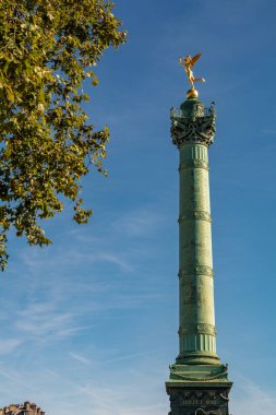 Temmuz Sütunu 1830 devriminin anısına Paris 'te anıtsal bir sütundur. Place de la Bastille 'in merkezinde yer alır..