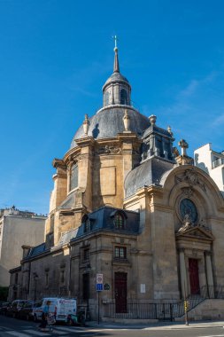 Paris, Fransa - 30 Ağustos 2019: The Temple du Marais, 1632 yılında Bastille Meydanı yakınlarındaki Marais bölgesinde inşa edilen Sainte-Marie Manastırı.