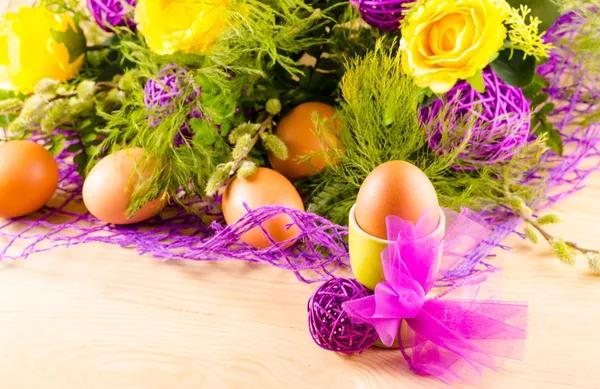 Œufs et fleurs de Pâques — Photo
