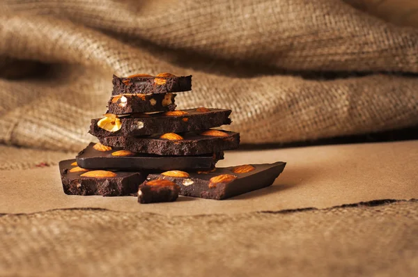 Bademli görevden arka plan üzerinde koyu çikolata