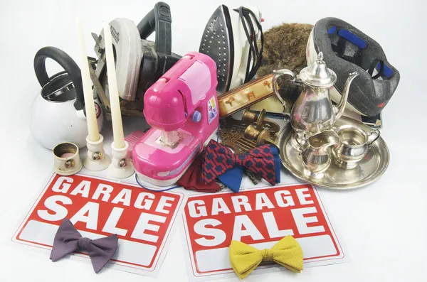 Garage Sale Stuff And Signs — Stock Photo, Image