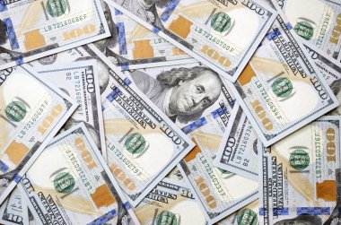 100 dolar faturaları dağınık