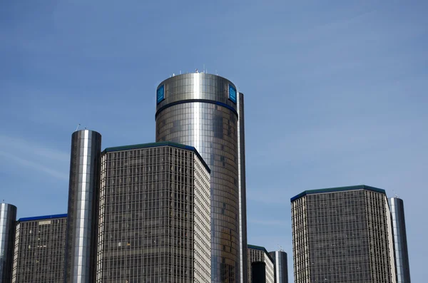 Detroit, május 6, 2014-re: épület a general motors, gm központja, reneszánsz központ, május 6, 2014, belvárosban Detroitban — Stock Fotó