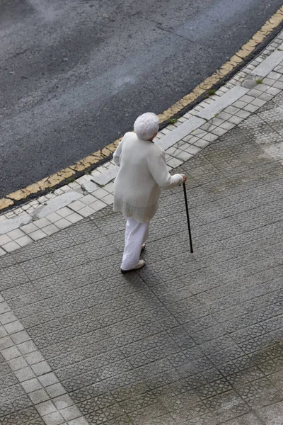 街头的老年人 — 图库照片