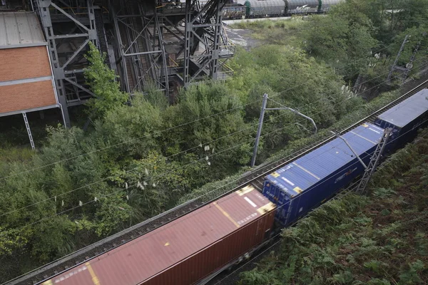 Train Marchandises Dans Environnement Industriel — Photo
