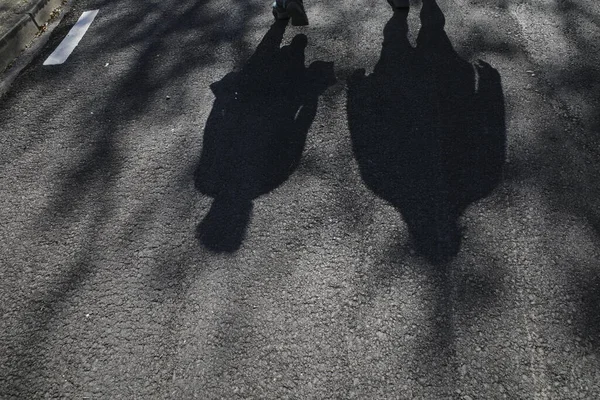 Menschliche Schatten Auf Dem Boden — Stockfoto