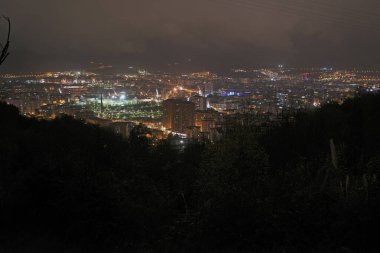 Gece Bilbao 'daki şehir parkı