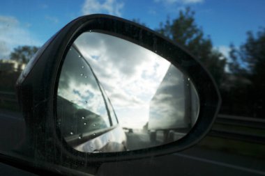 Yaz günü araba gezisi.