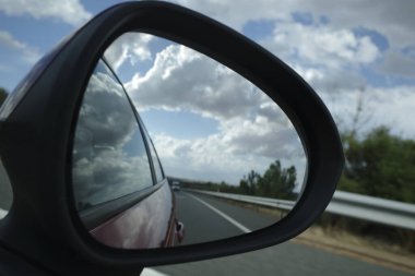 Yaz günü araba gezisi.