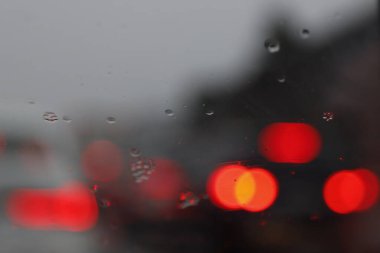 Otobanda sürüyorum.