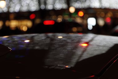 Şehirde noel süsü.