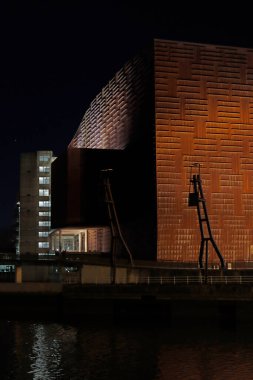 Geceleri Bilbao 'nun Şehir Manzarası