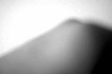 Bir erkeğin eline yaklaş.