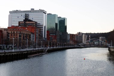 Bilbao şehrinde bina
