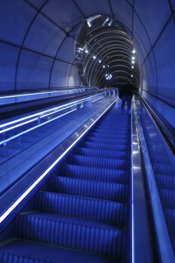 Bilbao metrosundaki koridor.