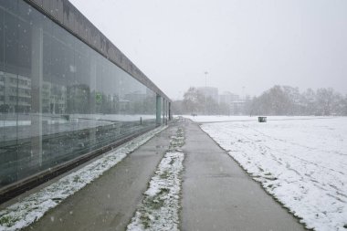 Yollarda kış günü