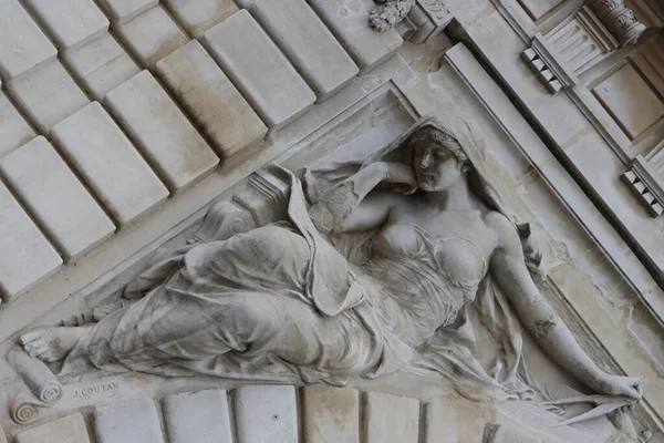 Bir heykelin ayrıntıları