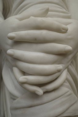 Bir heykelin ayrıntıları